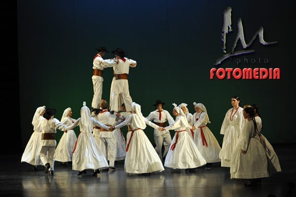 V mariborskem Mestnem parku je potekal 1. TAČKOV TEK, na katerem se...